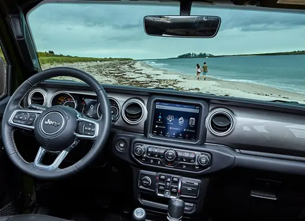 Intérieur du Jeep Wrangler Hybride avec finitions premium